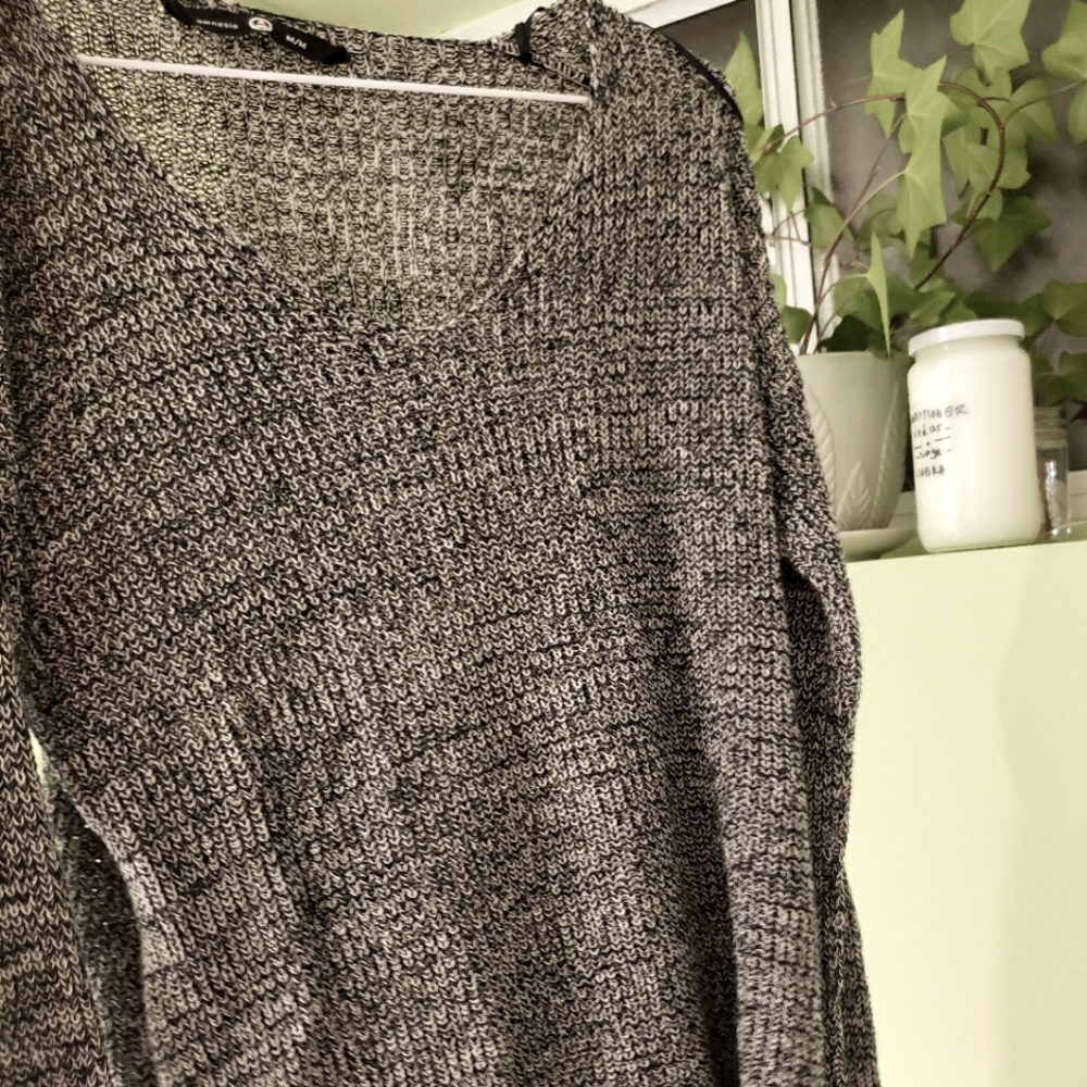 ☁️ Gray Knit Amnesia Sweater ☁️